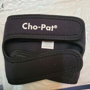 NWOT CHOPAT KNEE BRACE, MEDIUM